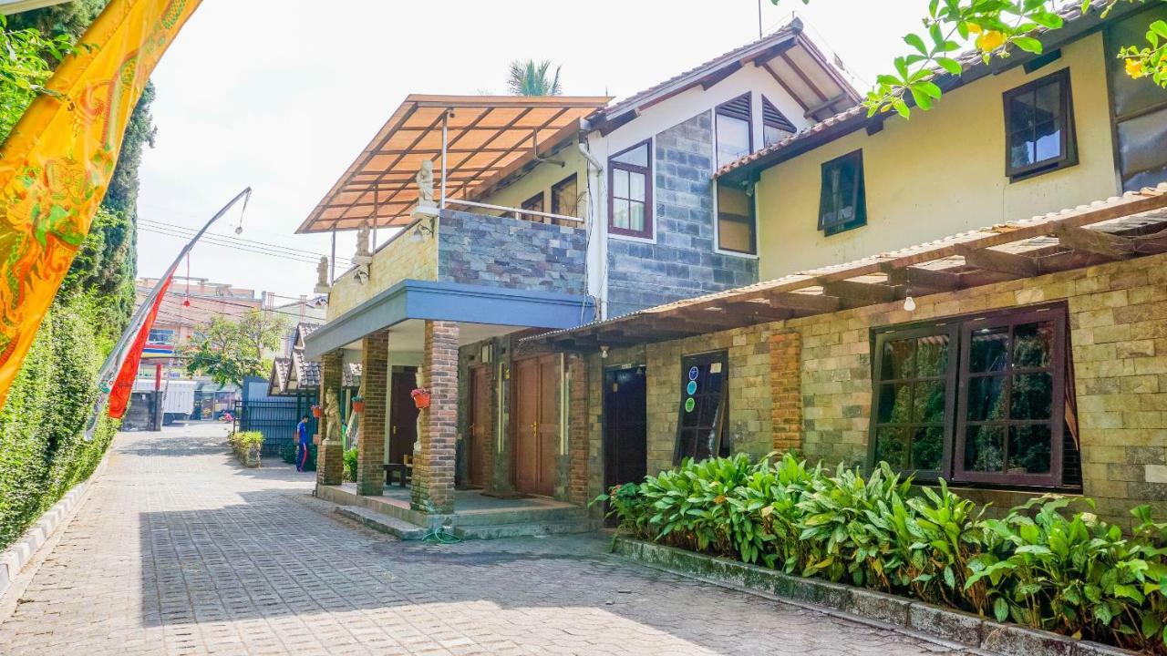 OYO 1488 Hotel Cemara Asri Lembang Exterior foto